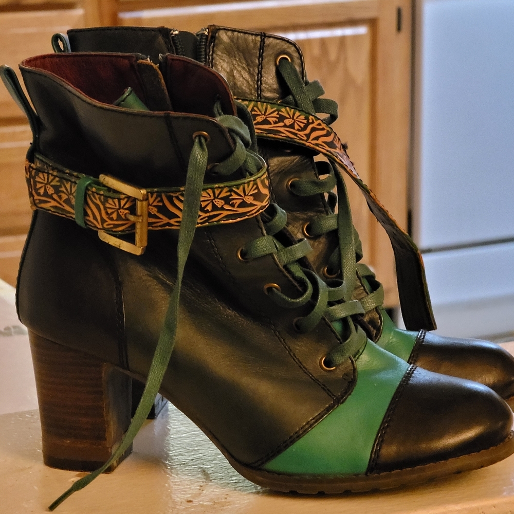Boots - Picture 2 of 3